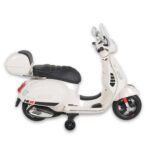 Лицензиран Детски Акумулаторен Мотор Vespa GTS Super, 12V4.5Ah, LED светлини - Image 3
