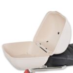 Лицензиран Детски Акумулаторен Мотор Vespa GTS Super, 12V4.5Ah, LED светлини - Image 6