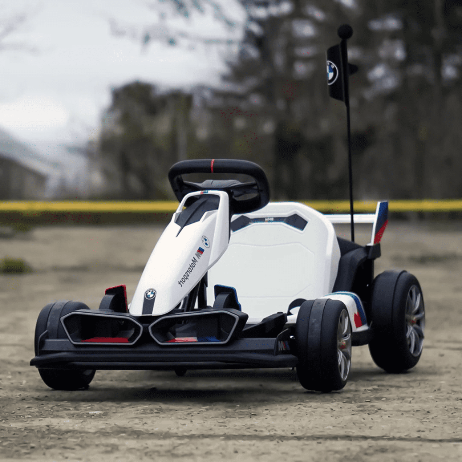 razmeri-2026-01-16t115534.707.png Лицензиран Акумулаторен Картинг BMW, 500W, 24V/7Ah, Drift - Image 1