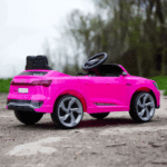 Лицензиран акумулаторен джип Audi SQ8, 70W, 12V4.5Ah, R/C 2.4G, EVA гуми - Image 8